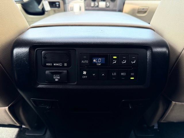 Used 2016 Toyota Sequoia Limited w/ Safety & Convenience Package AWD/4WD image 31