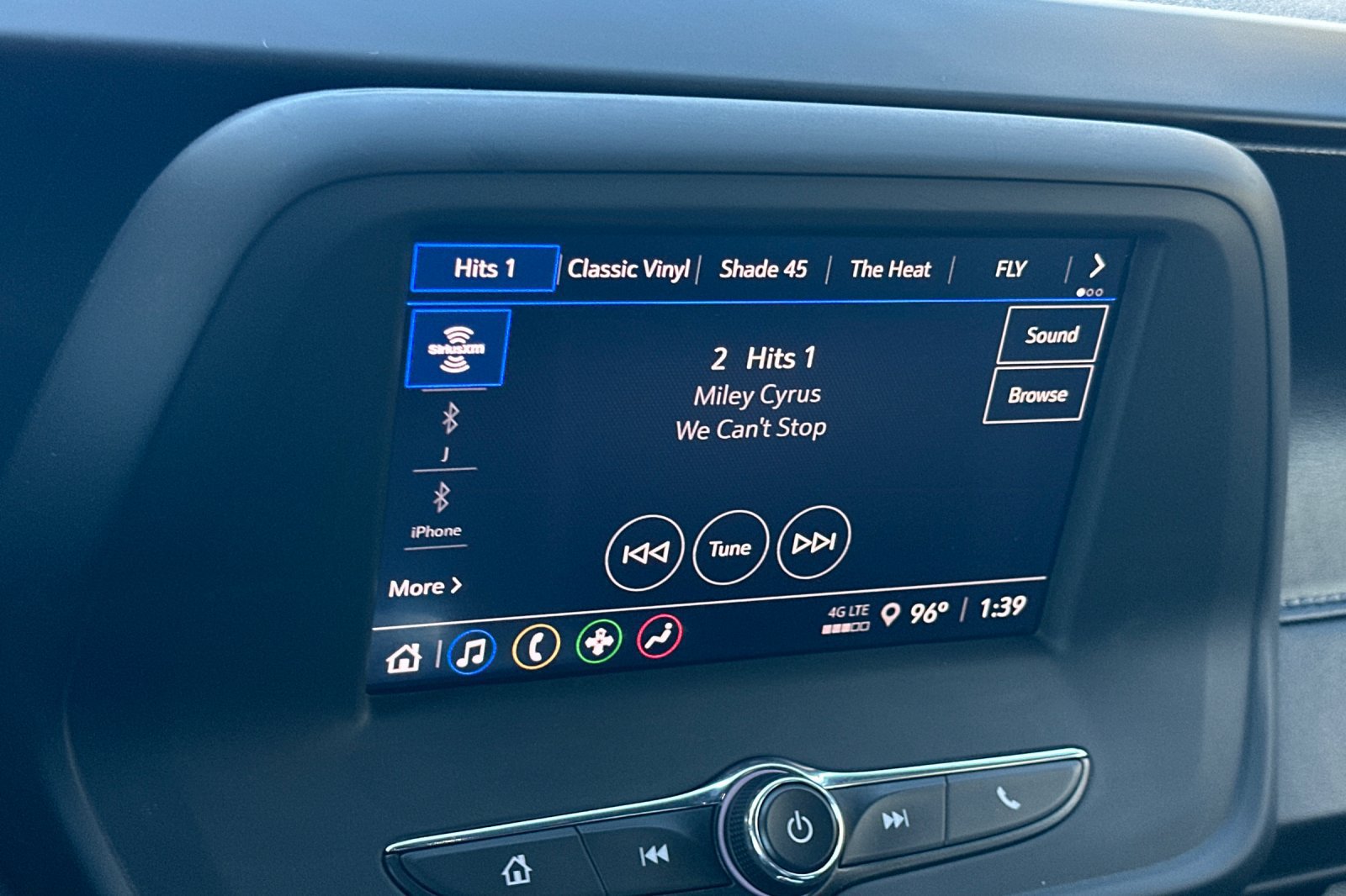 Used 2021 Chevrolet Camaro LT RWD image 16