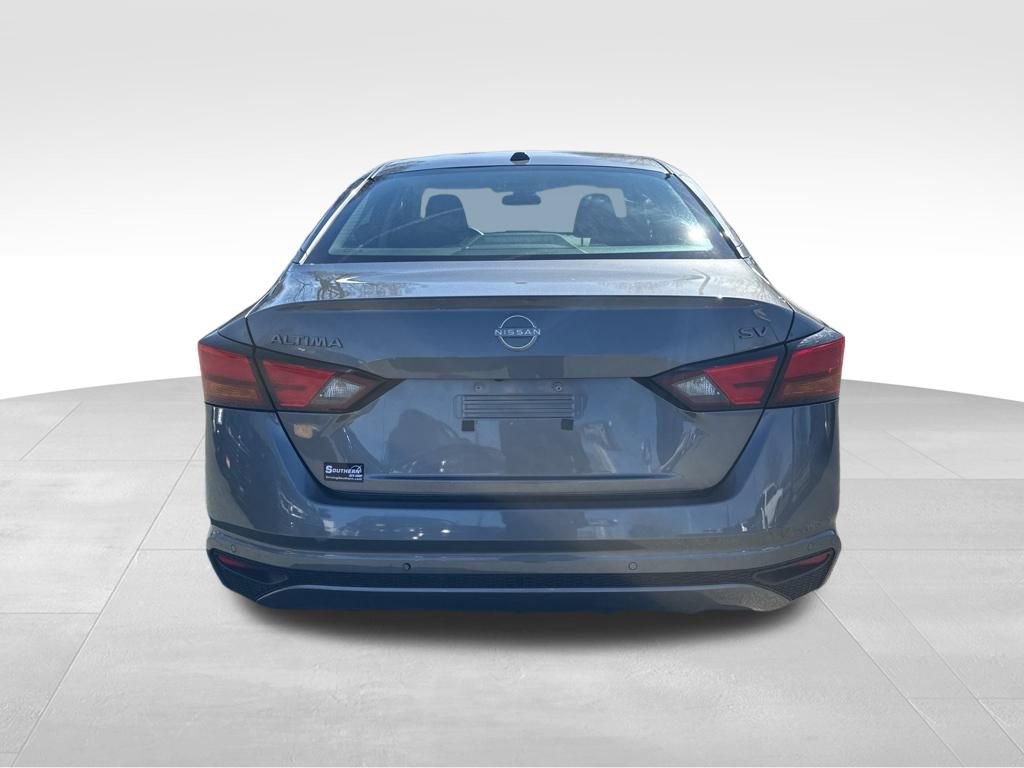 Used 2024 Nissan Altima 2.5 SV image 4