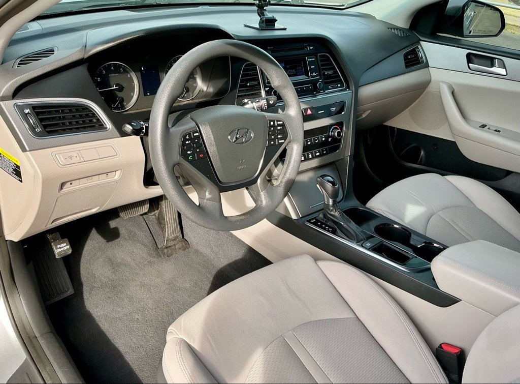 Used 2015 Hyundai Sonata SE image 35