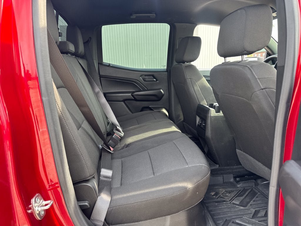 Used 2025 Chevrolet Colorado Trail Boss AWD/4WD image 11