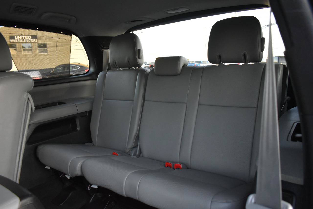 Used 2014 Toyota Sequoia Platinum RWD image 30