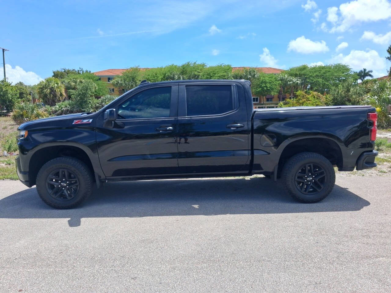 Used 2021 Chevrolet Silverado 1500 LT Trail Boss w/ Bed Protection Package image 9