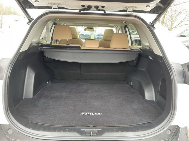 Certified 2021 Toyota RAV4 XLE w/ Convenience Package AWD/4WD image 23
