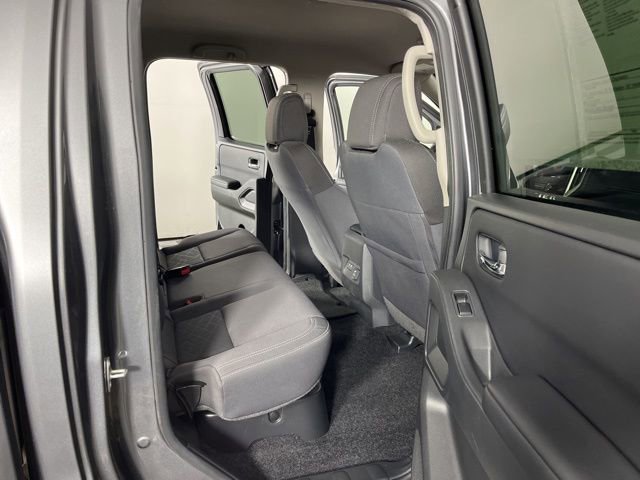Used 2025 Nissan Frontier SV w/ SV Convenience Package RWD image 45