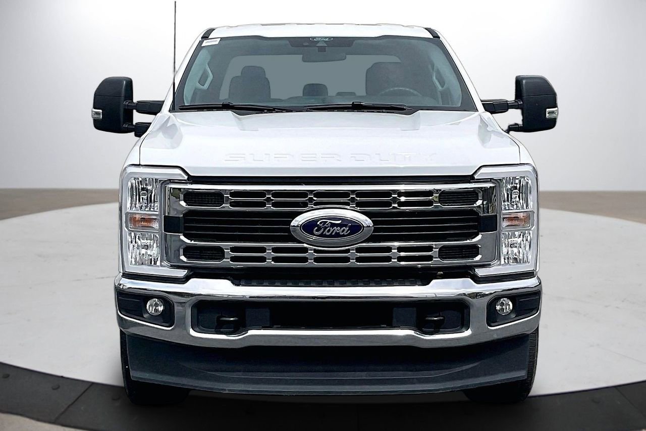 Used 2025 Ford F250 XLT image 3