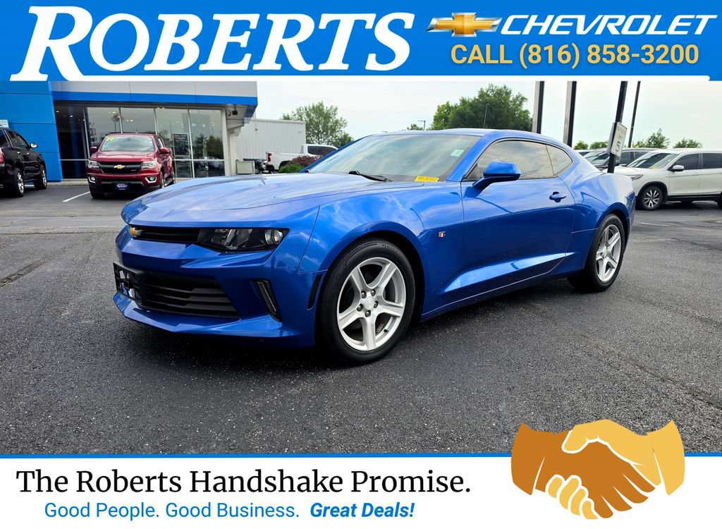 Used 2017 Chevrolet Camaro LT RWD image 1