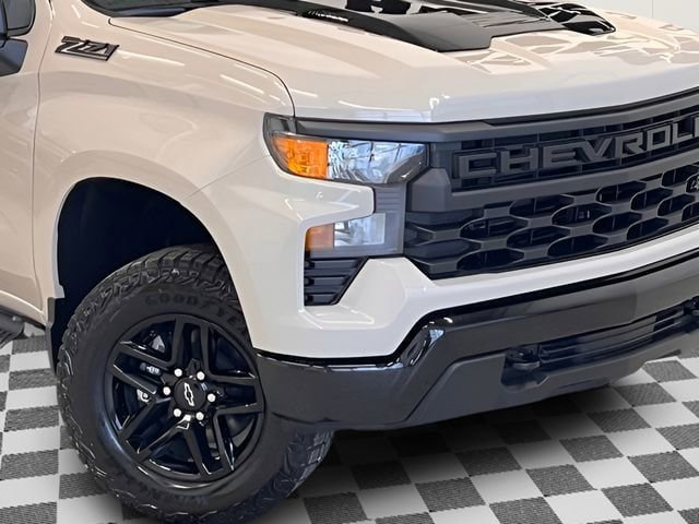 Used 2026 Chevrolet Silverado 1500 Custom Trail Boss w/ Dark Appearance Package AWD/4WD image 24
