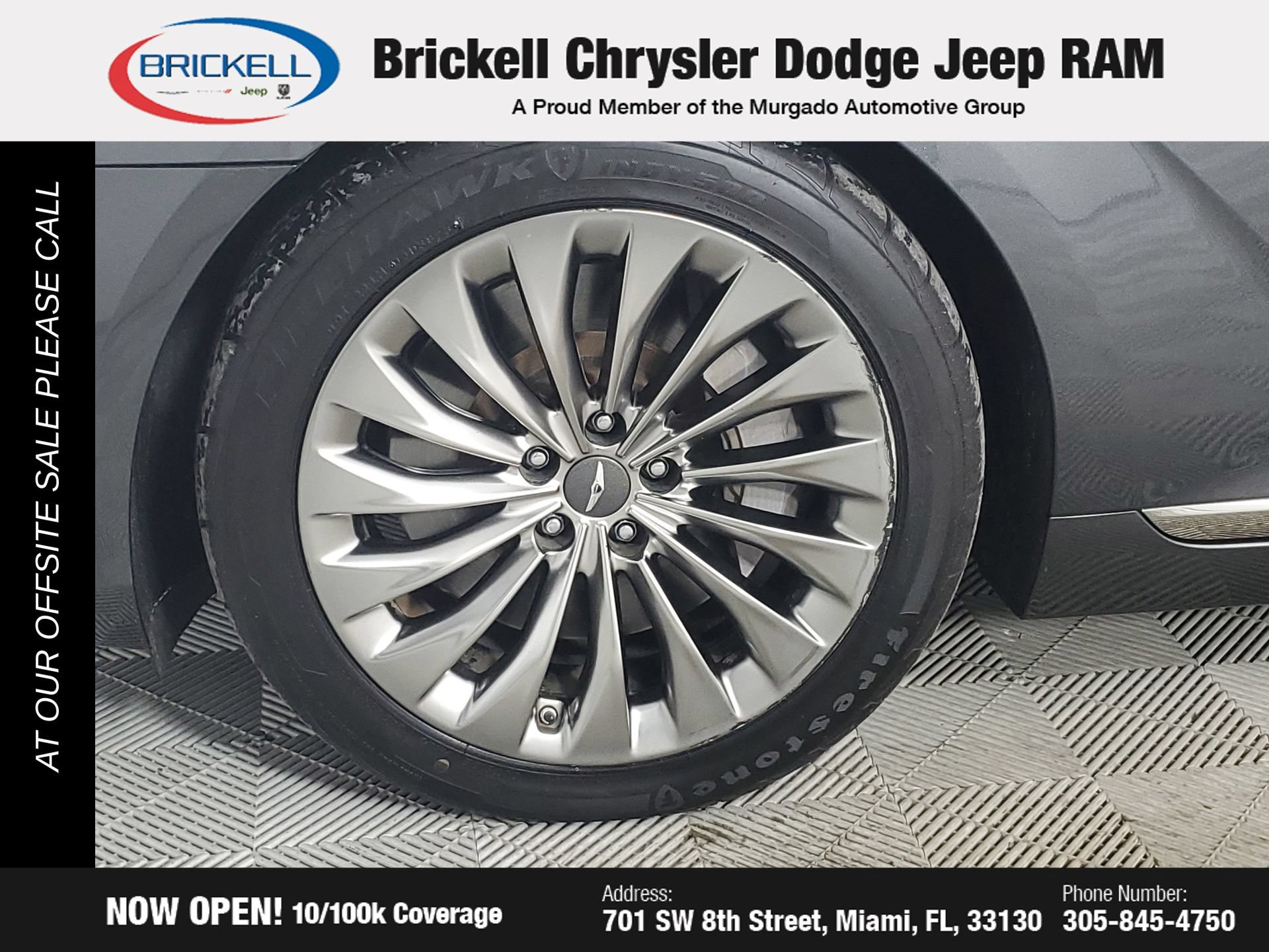 Used 2017 Genesis G90 3.3T Premium RWD image 17