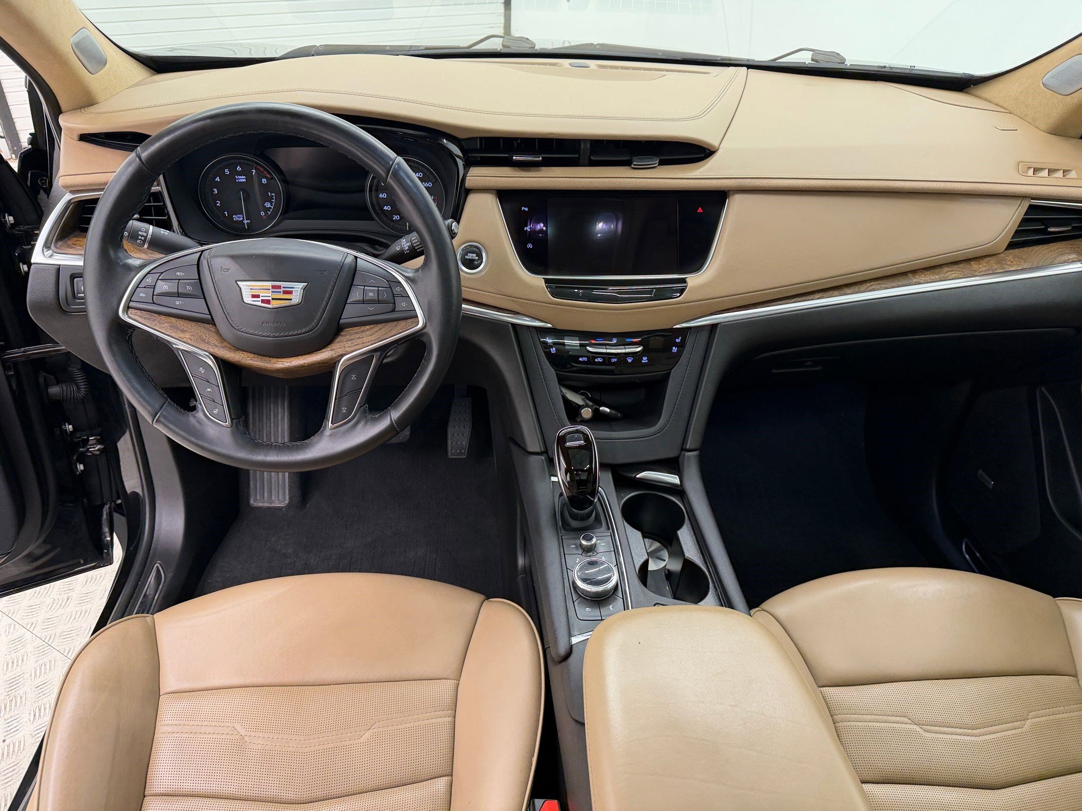 Used 2022 Cadillac XT5 Premium Luxury w/ Platinum Package image 16