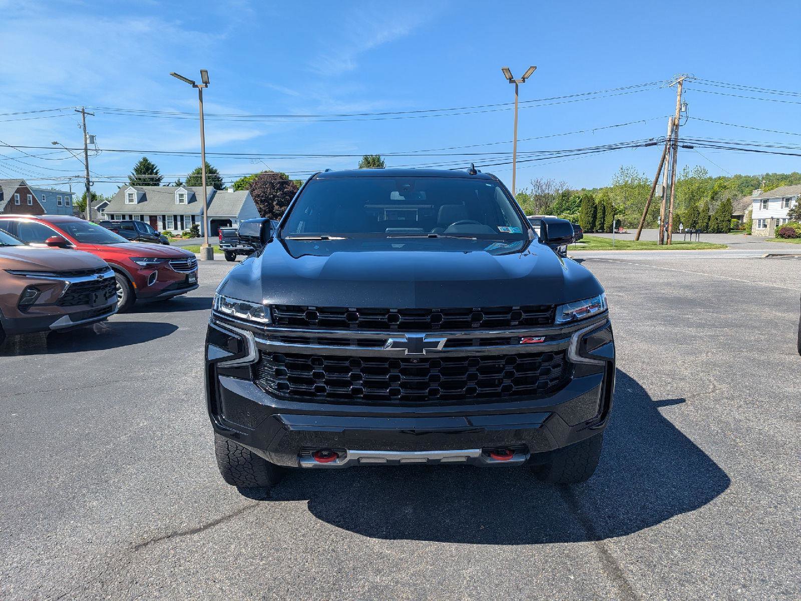 Used 2021 Chevrolet Suburban Z71 w/ Z71 Signature Package AWD/4WD image 2
