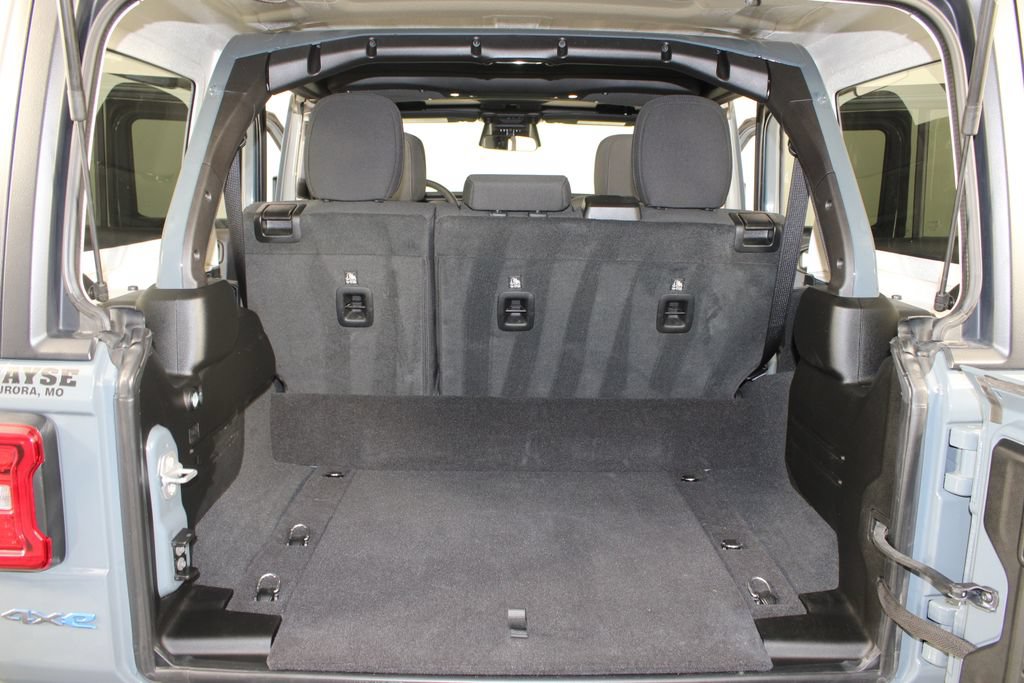 Used 2025 Jeep Wrangler Unlimited Rubicon 4xe AWD/4WD image 17