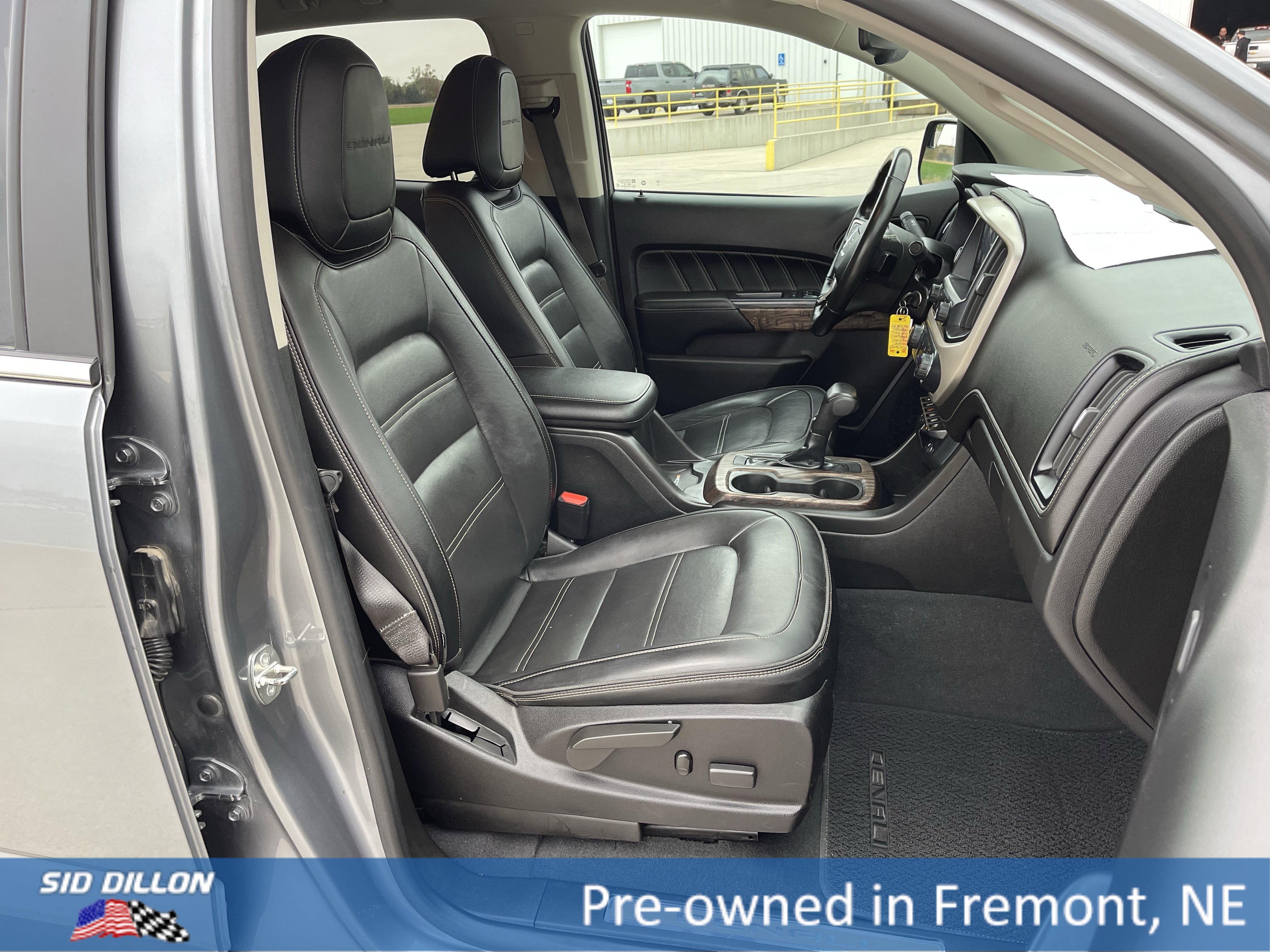 Used 2021 GMC Canyon Denali image 9