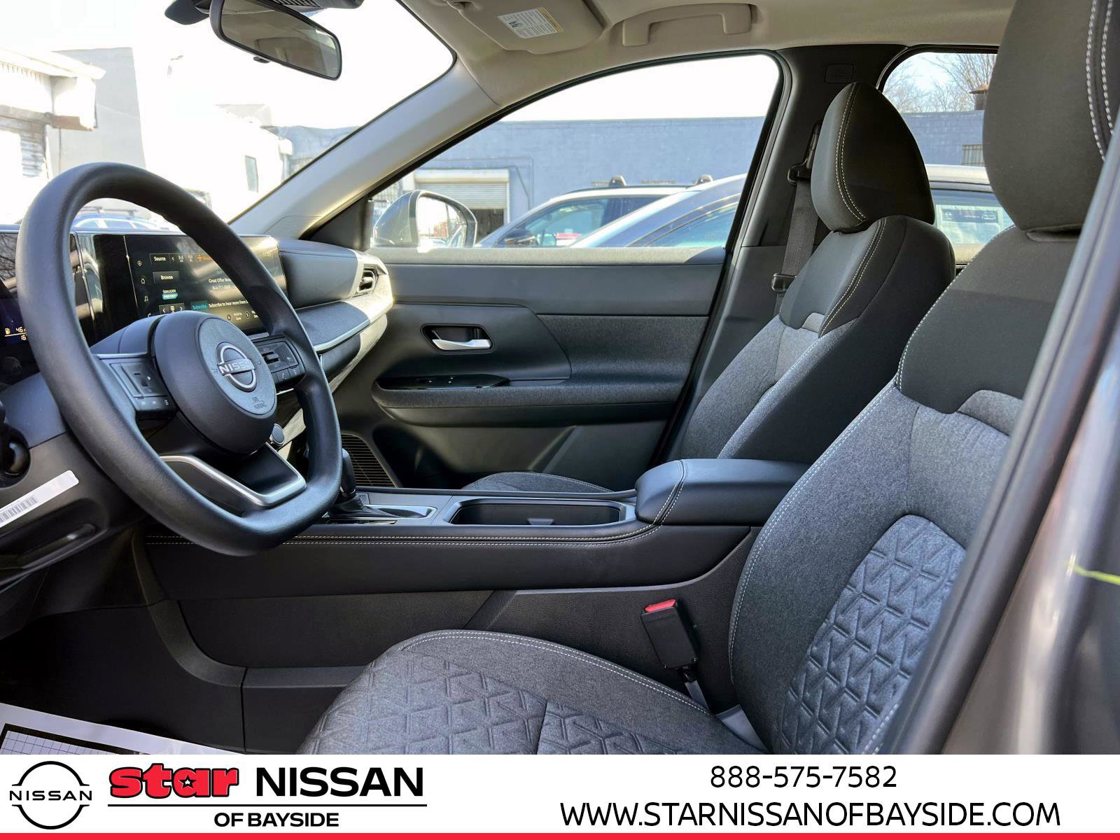 Used 2025 Nissan Kicks SV w/ SV Premium Package image 17