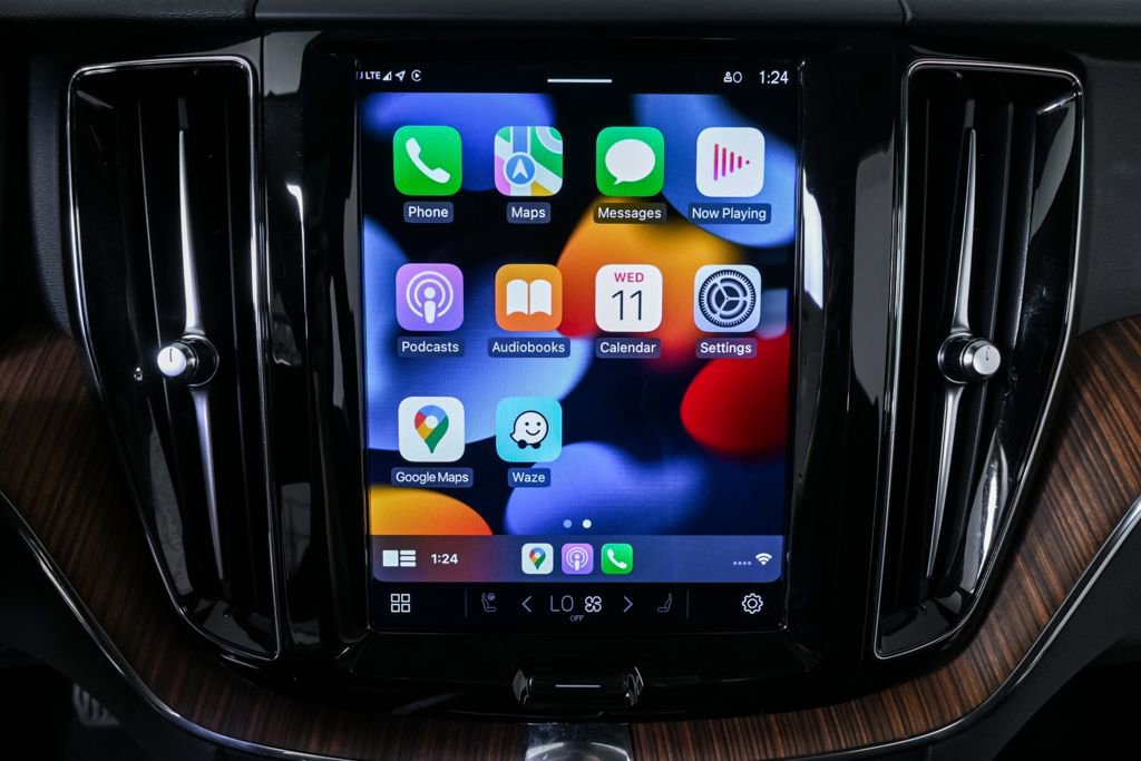 Certified 2023 Volvo XC60 B5 Plus w/ Climate Package image 17