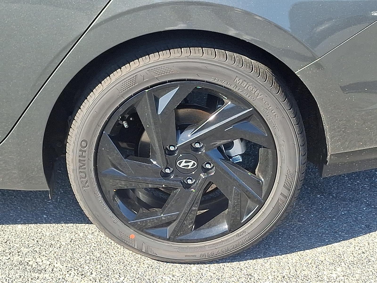 New 2026 Hyundai Elantra SEL Sport FWD image 5