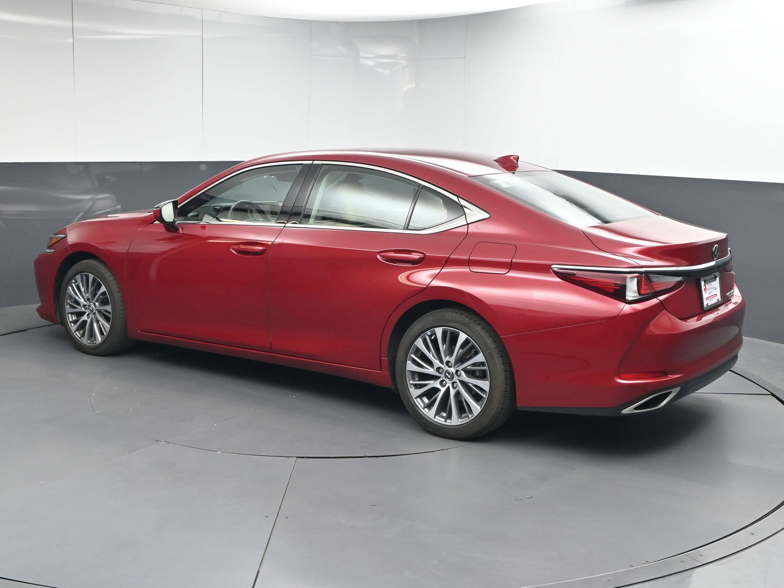 Used 2019 Lexus ES 350 image 6