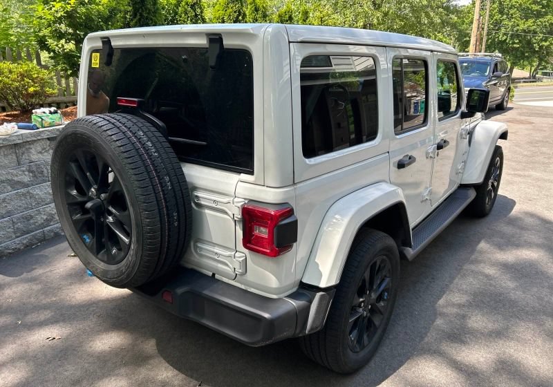 Used 2022 Jeep Wrangler Unlimited Sahara w/ Cold Weather Group AWD/4WD image 4