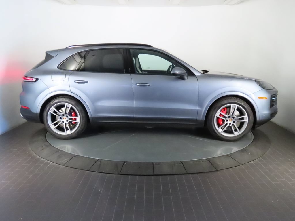 Certified 2026 Porsche Cayenne S AWD/4WD image 8