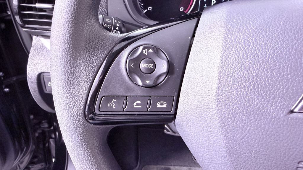 Used 2022 Mitsubishi Eclipse Cross LE image 12