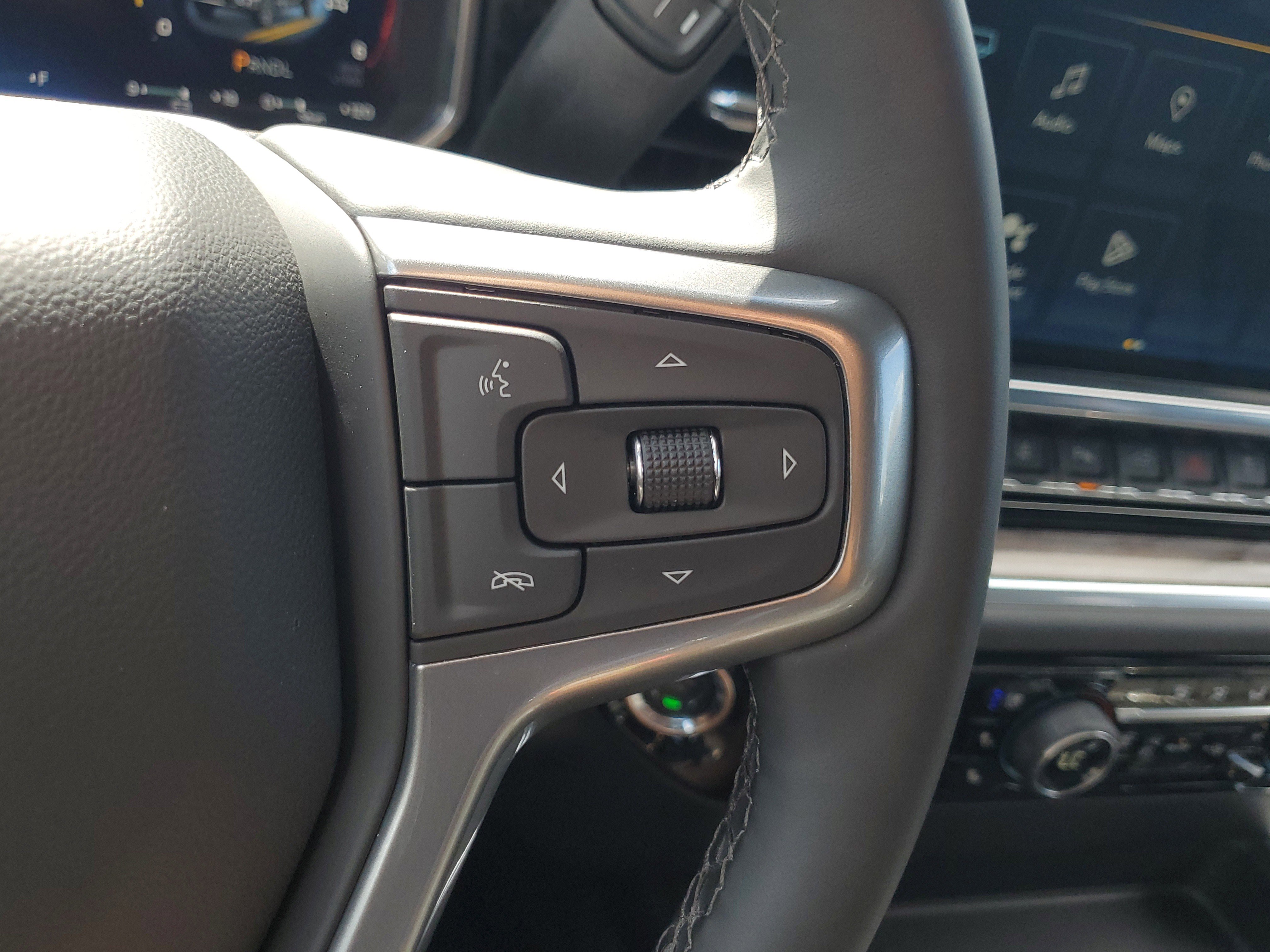 Used 2026 Chevrolet Silverado 3500 LTZ w/ LTZ Premium Package image 25