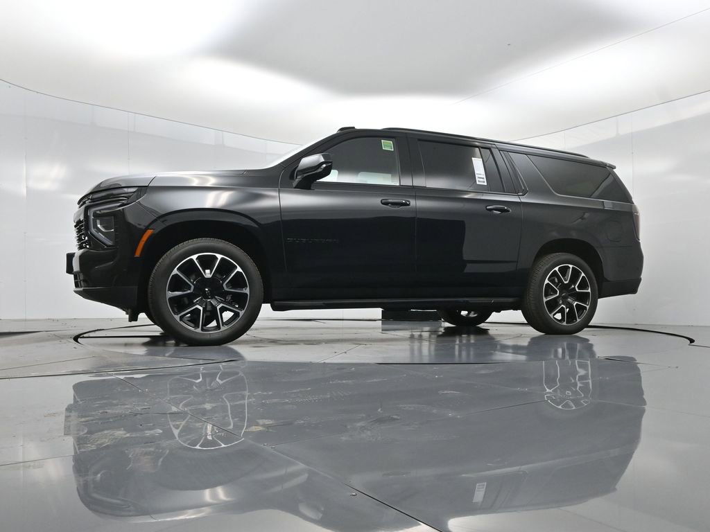 Used 2025 Chevrolet Suburban RST image 6