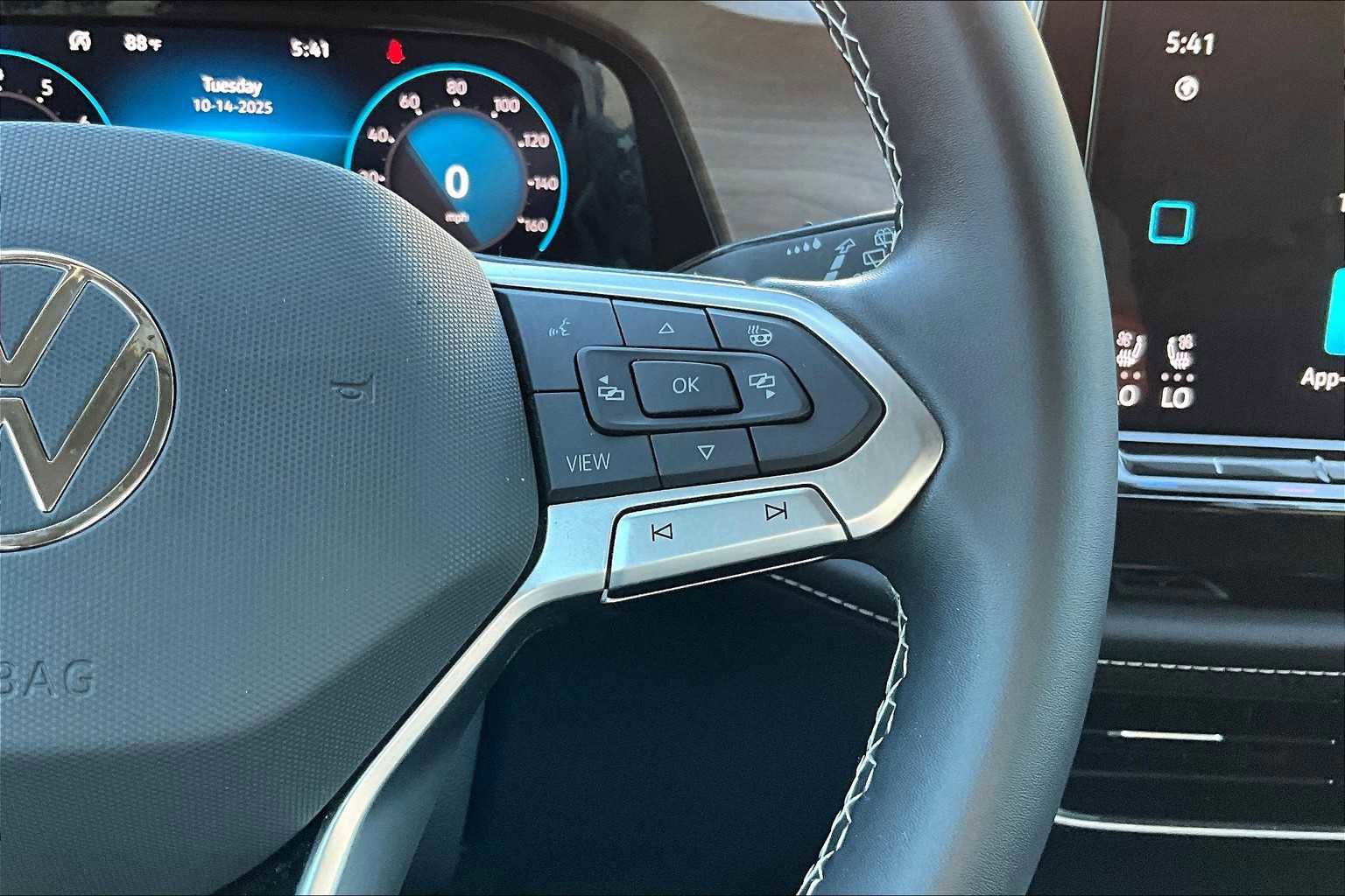 Certified 2024 Volkswagen Atlas SE image 48