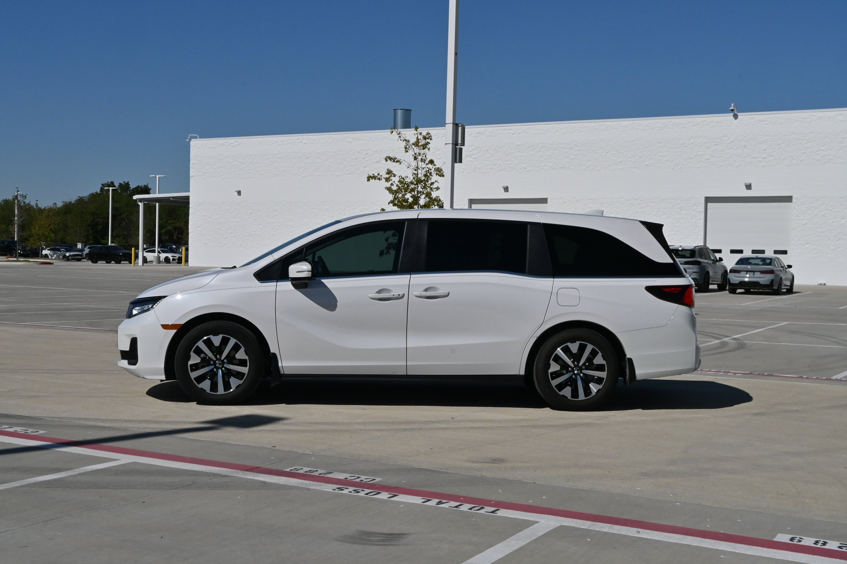 Used 2025 Honda Odyssey EX-L image 6