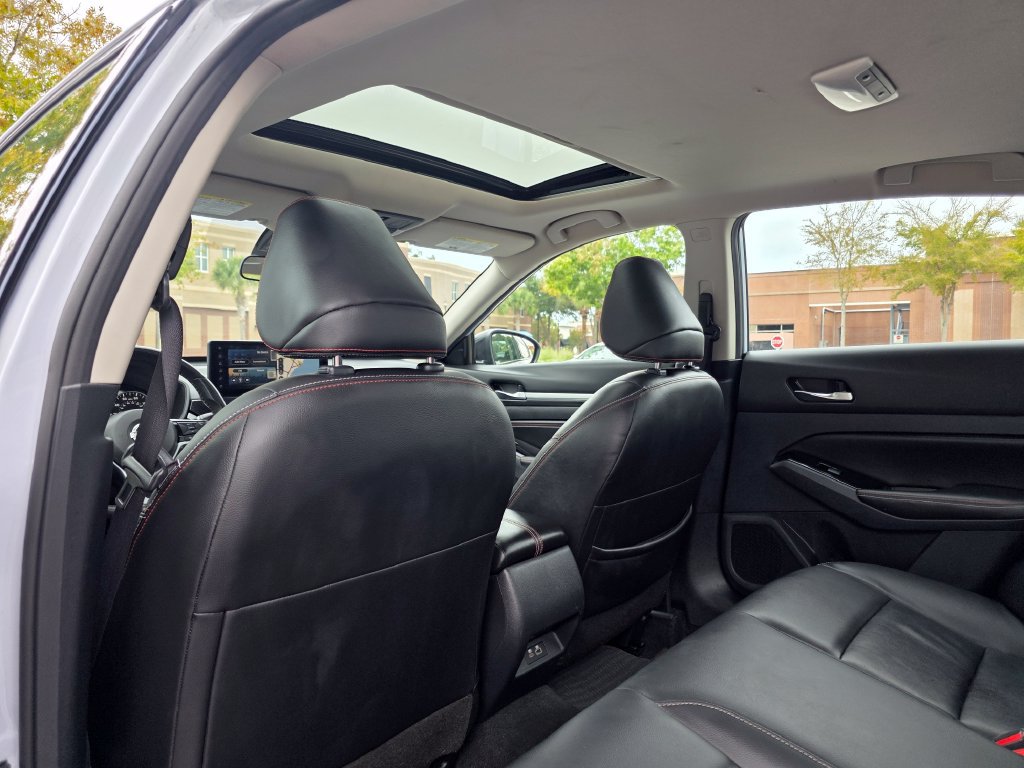 Used 2023 Nissan Altima 2.5 SR w/ SR Premium Package FWD image 27