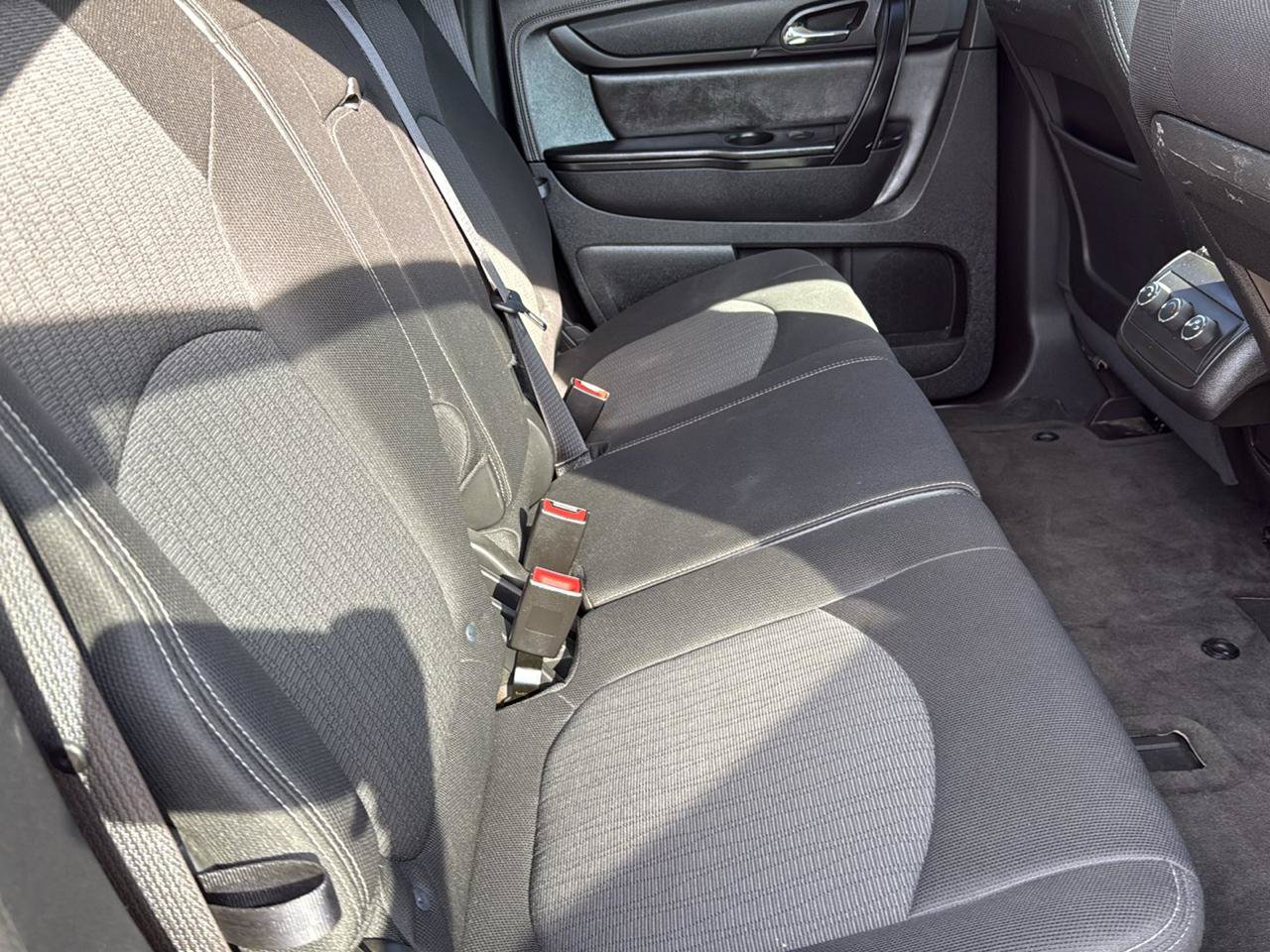 Used 2015 Chevrolet Traverse LT AWD/4WD image 25