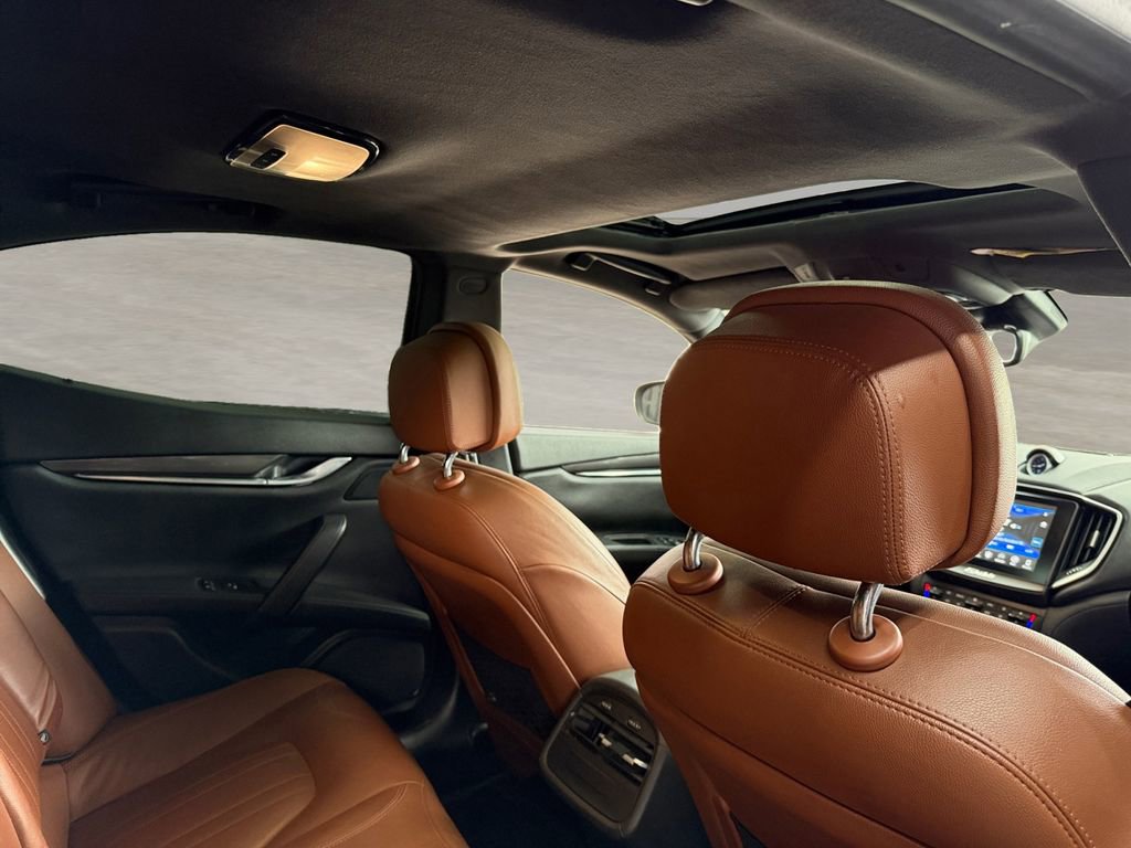 Used 2018 Maserati Ghibli RWD image 23
