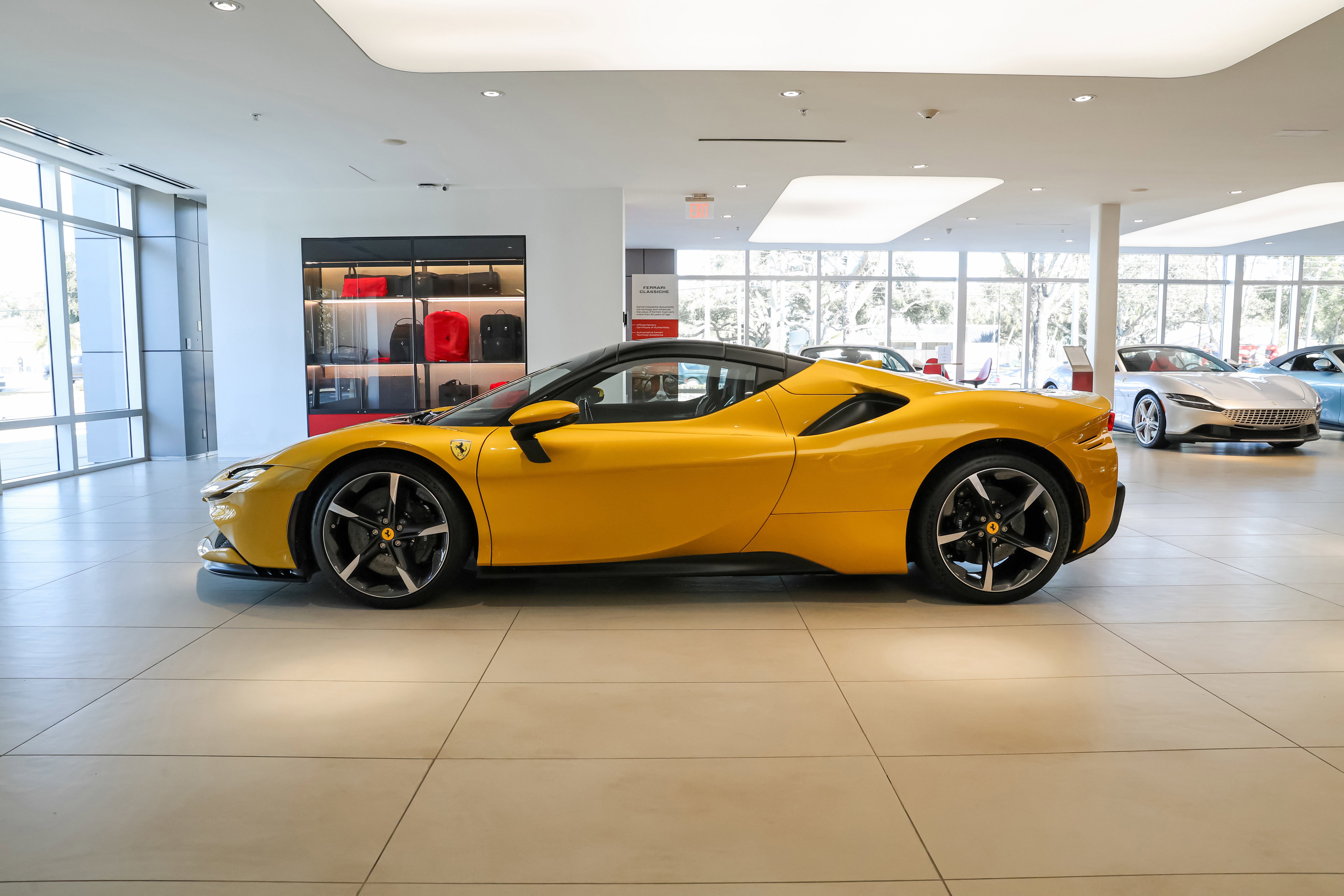 Used 2024 Ferrari SF90 Spider image 57