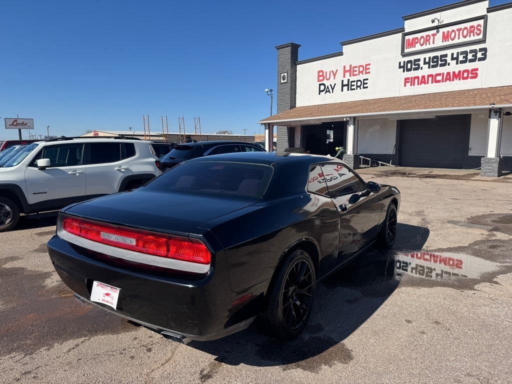 Used 2014 Dodge Challenger SXT image 7