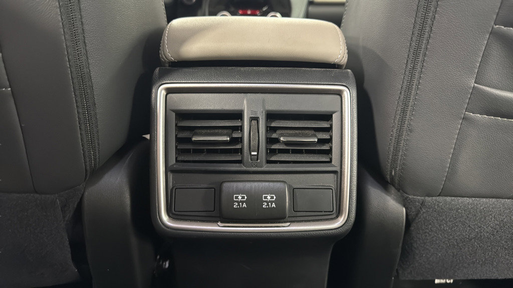 Used 2023 Subaru Forester Limited image 28
