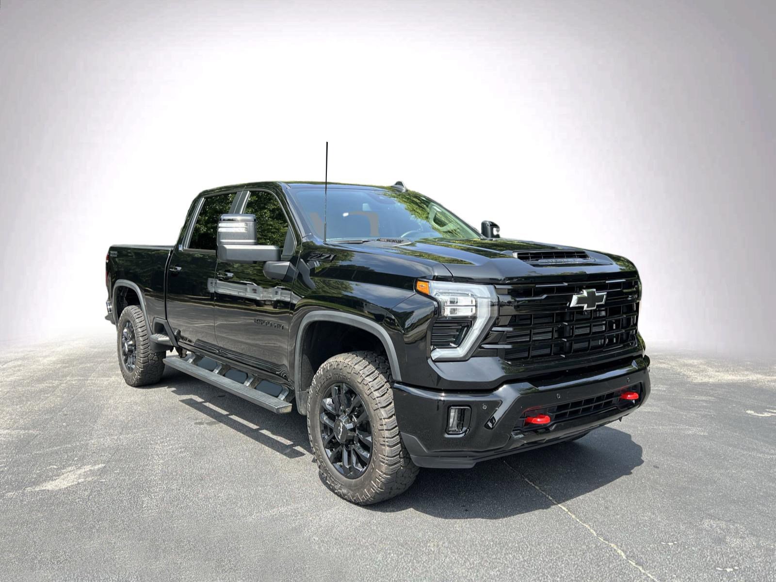 Used 2025 Chevrolet Silverado 2500 LT w/ Trail Boss Package AWD/4WD image 2