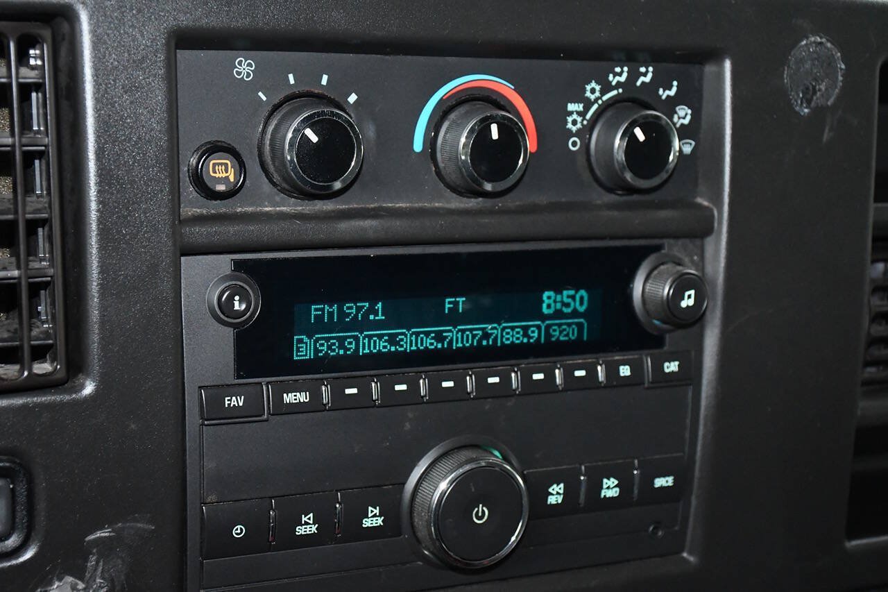 Used 2021 Chevrolet Express 2500 w/ Driver Convenience Package RWD image 19