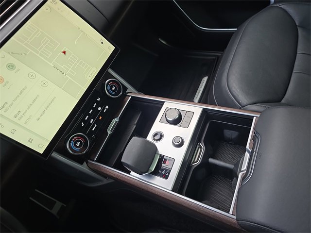 Used 2023 Land Rover Range Rover SE image 25
