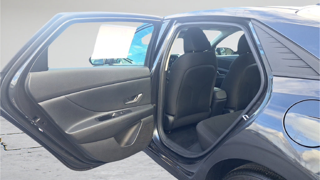 Used 2023 Hyundai Elantra SEL FWD image 23