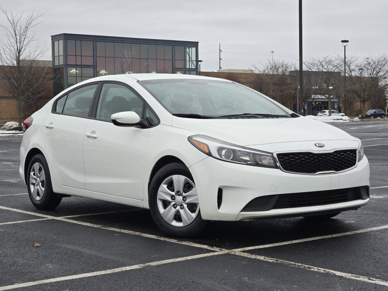 Used 2018 Kia Forte LX image 2