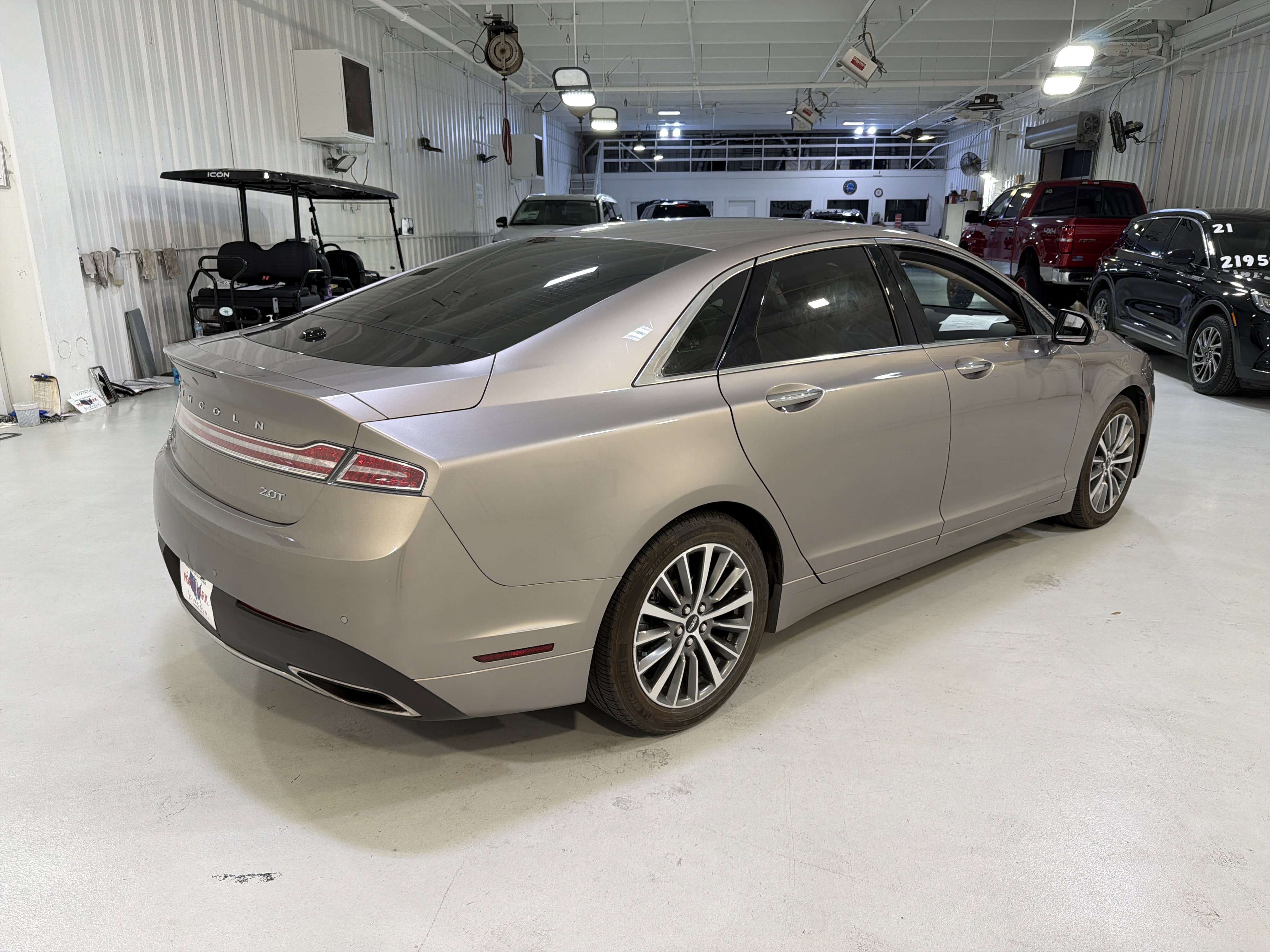 Used 2020 Lincoln MKZ w/ Convenience Package FWD image 5