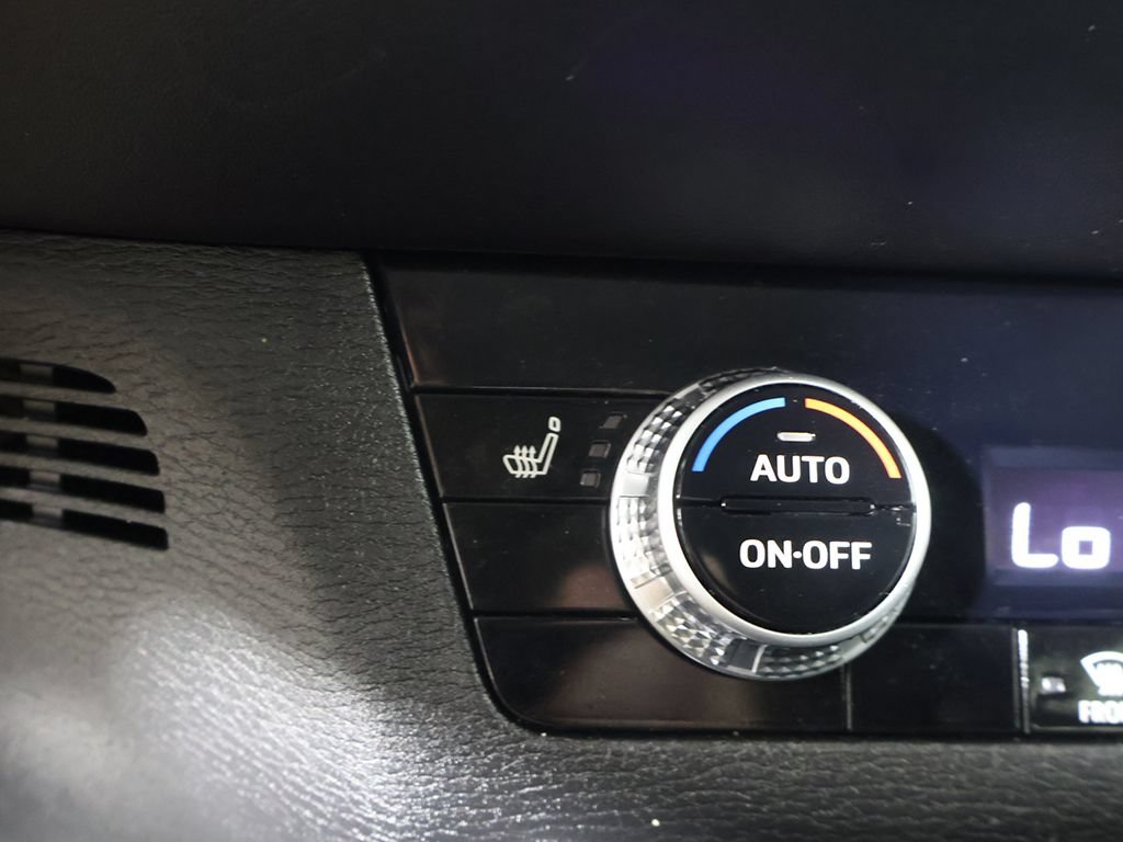 Used 2025 Mitsubishi Outlander SE FWD image 47