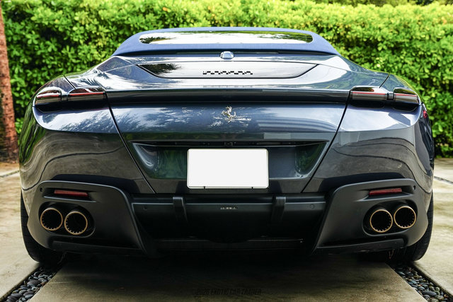 Used 2026 Ferrari Roma Spider RWD image 18