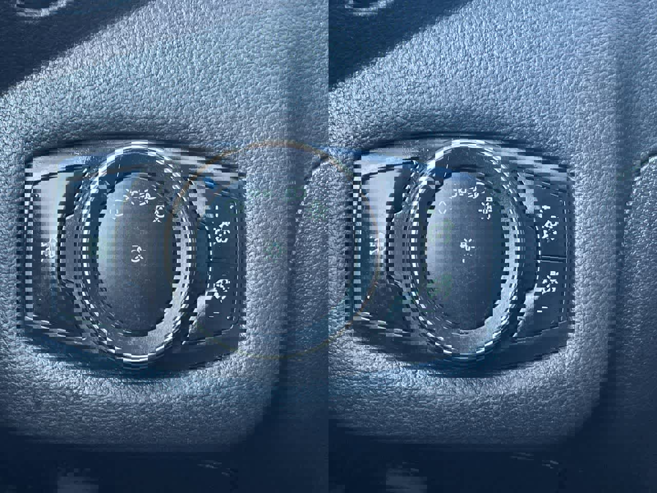 Used 2015 Ford Escape SE w/ Equipment Group 201A image 25