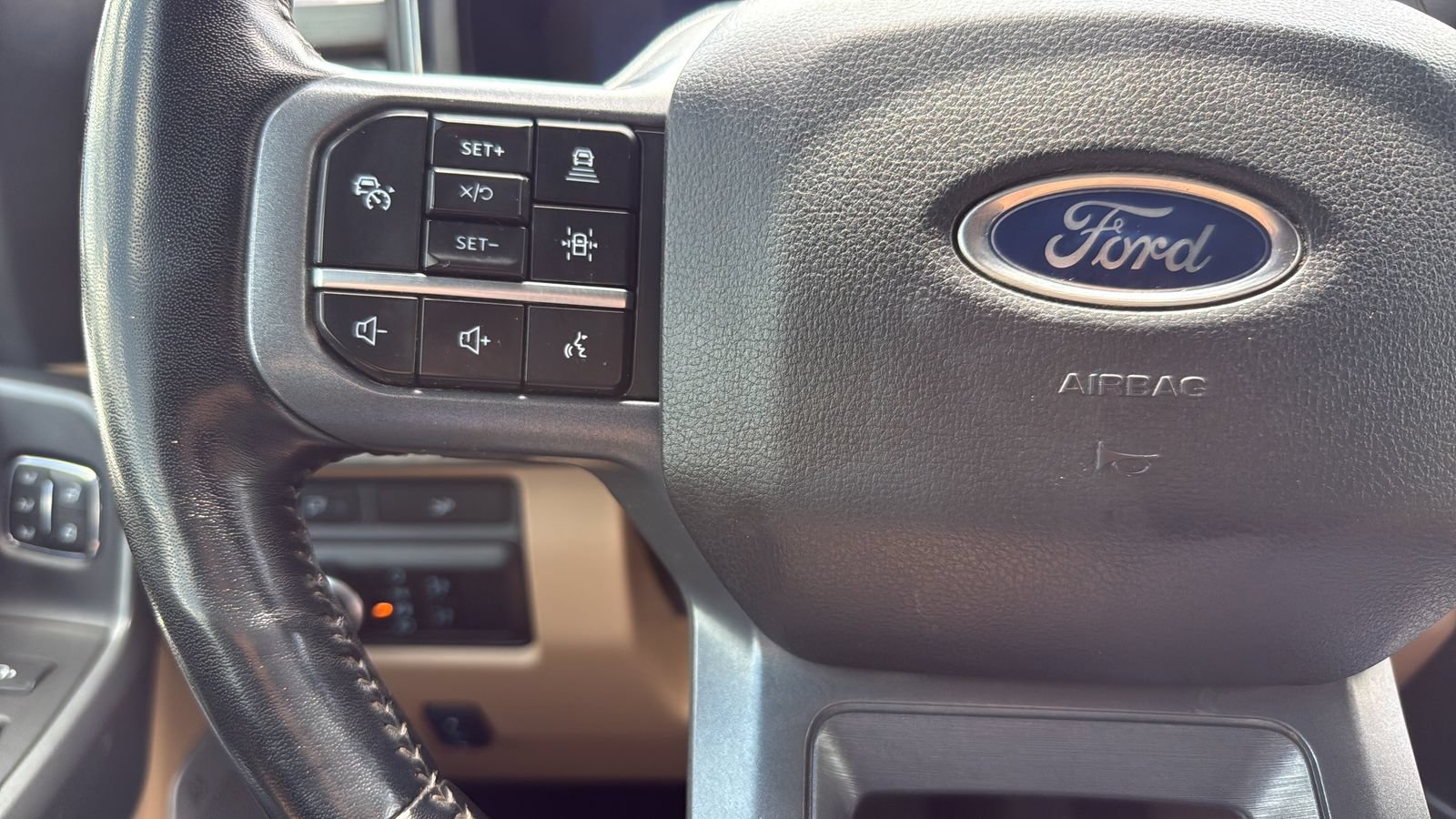 Certified 2024 Ford F450 Lariat w/ Lariat Ultimate Package AWD/4WD image 16