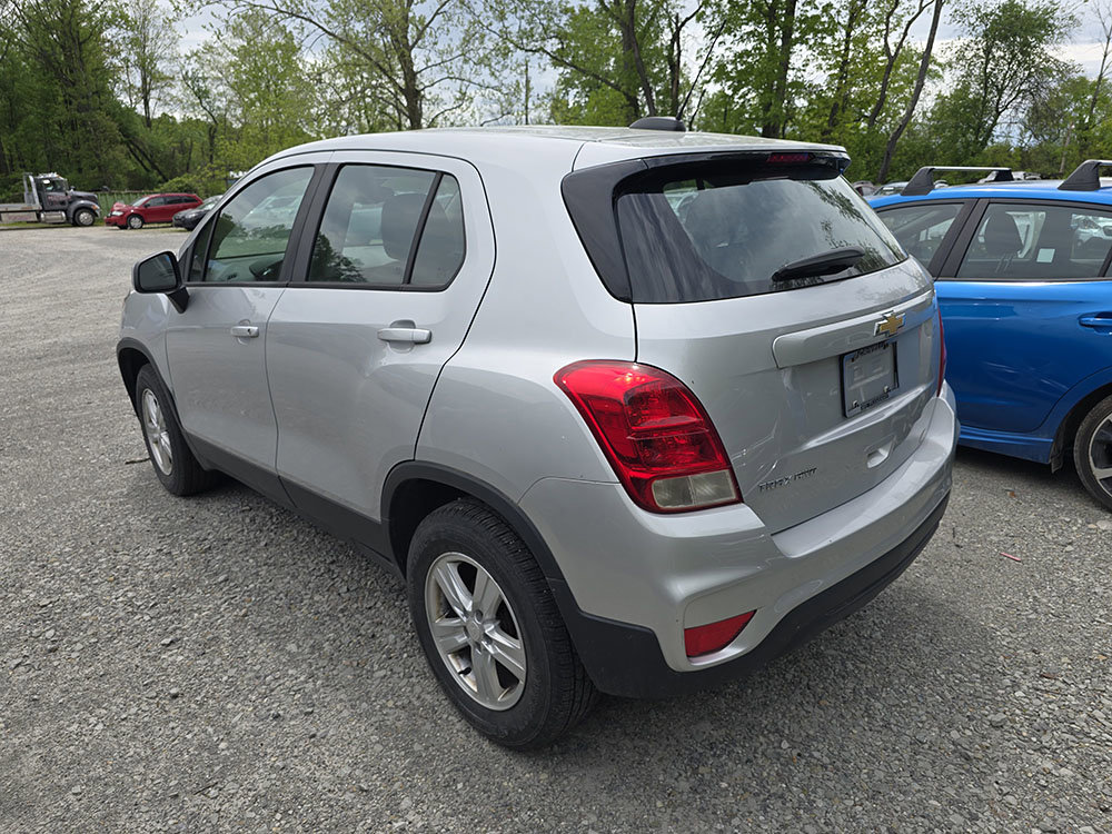 Used 2018 Chevrolet Trax LS AWD/4WD image 2