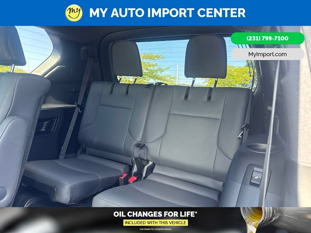 Used 2021 Lexus GX 460 Premium w/ Accessory Package AWD/4WD image 28
