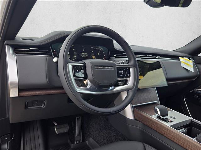New 2026 Land Rover Range Rover Long Wheelbase SE AWD/4WD image 3