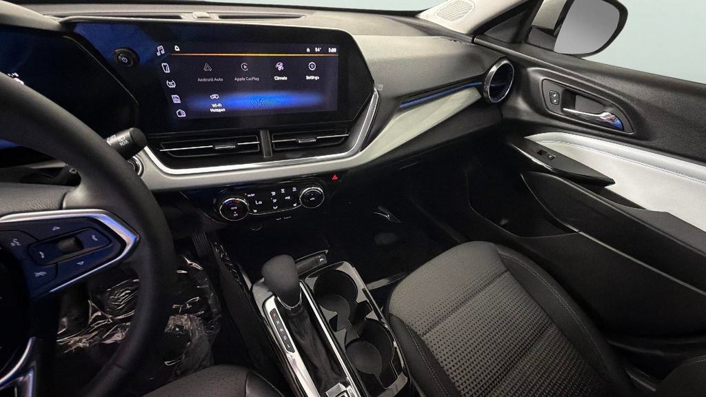 Certified 2025 Chevrolet Trax LT w/ Driver Confidence Package FWD image 19