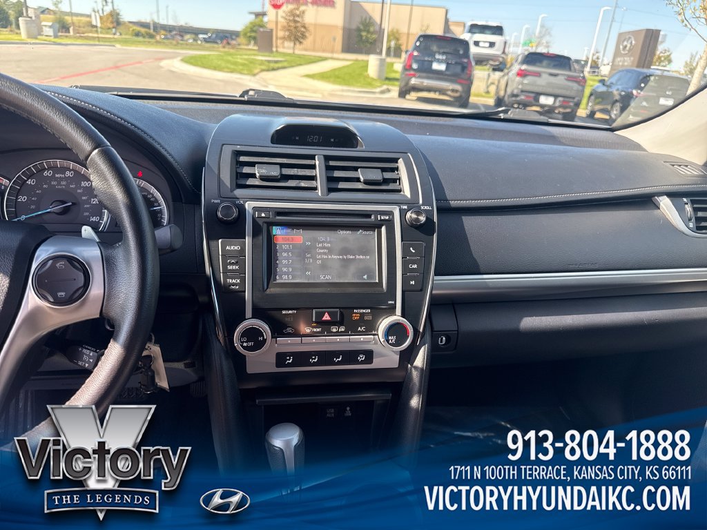 Used 2012 Toyota Camry SE FWD image 19