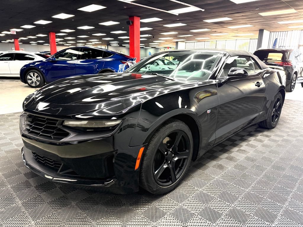 Used 2023 Chevrolet Camaro LT RWD image 7